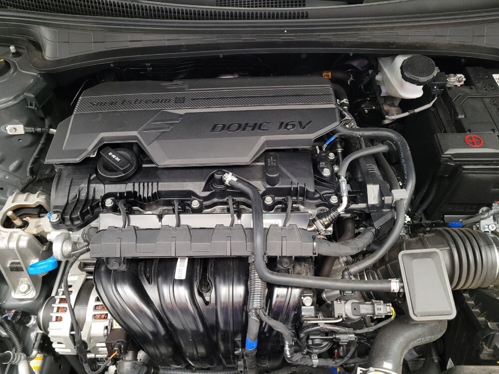 2025 Hyundai Elantra in Fresno, CA 93726 - 18137200 30