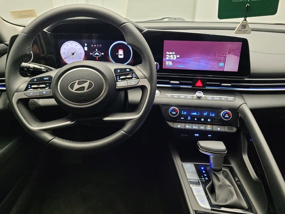 2025 Hyundai Elantra in Fresno, CA 93726 - 18137200 22