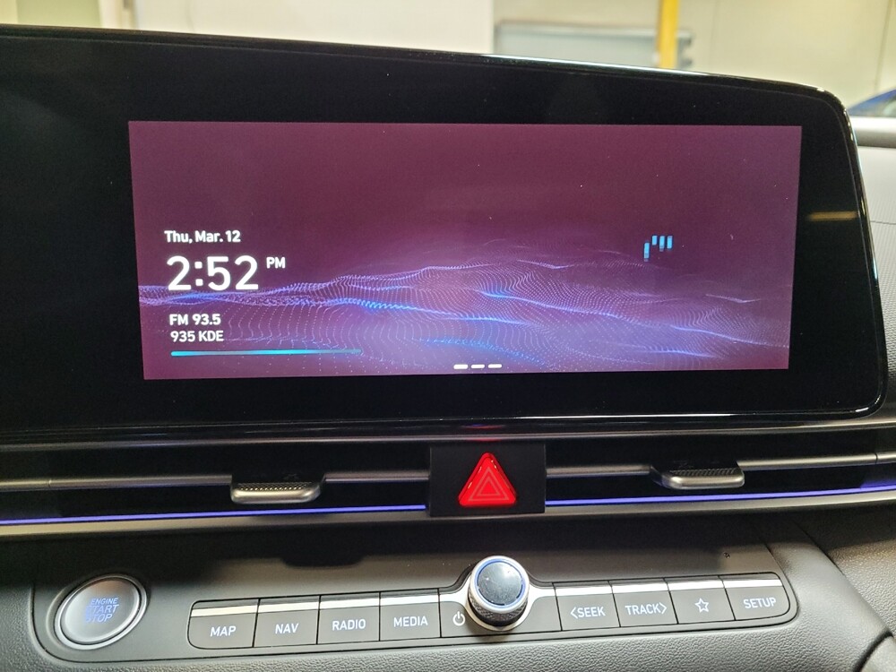 2025 Hyundai Elantra in Fresno, CA 93726 - 18137200 25
