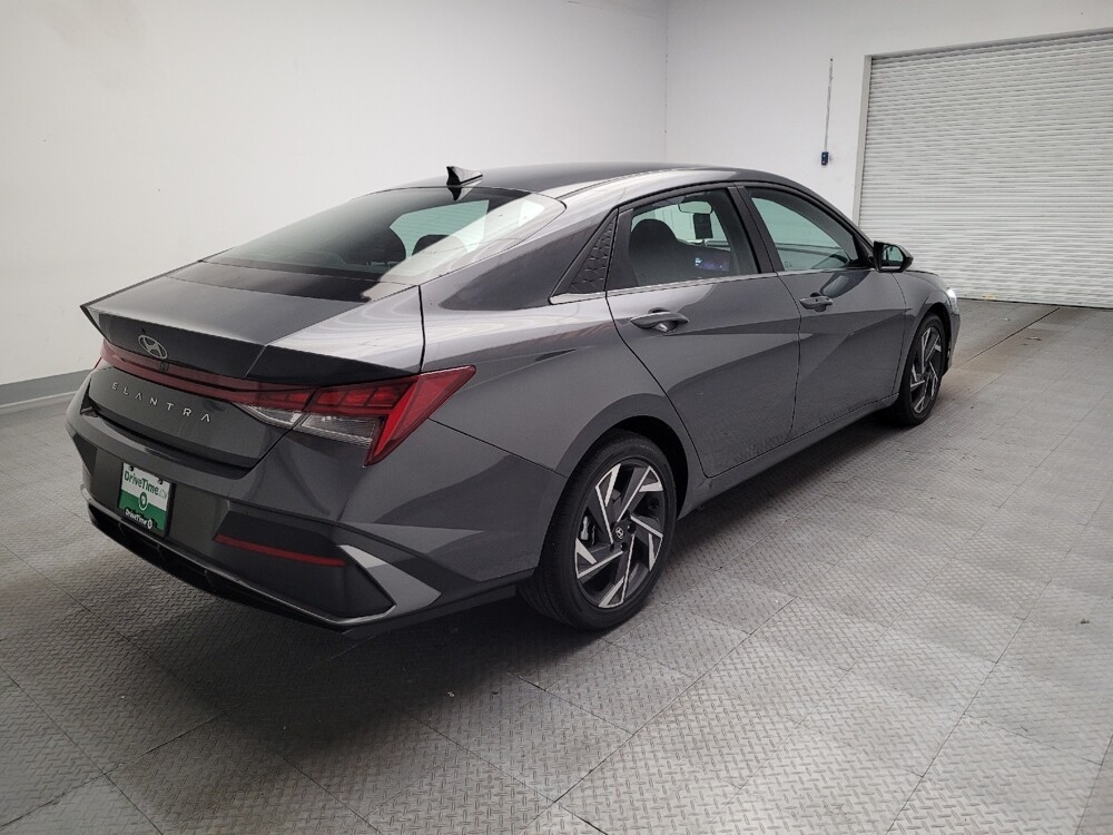 2025 Hyundai Elantra in Fresno, CA 93726 - 18137200 9