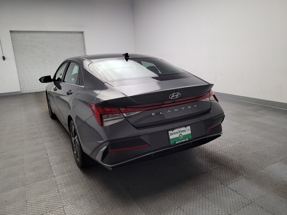 2025 Hyundai Elantra in Fresno, CA 93726 - 18137200 6