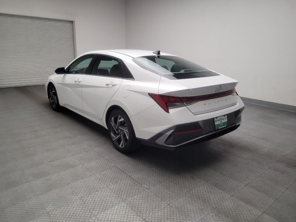 2025 Hyundai Elantra in Montclair, CA 91763 - 18137205 5