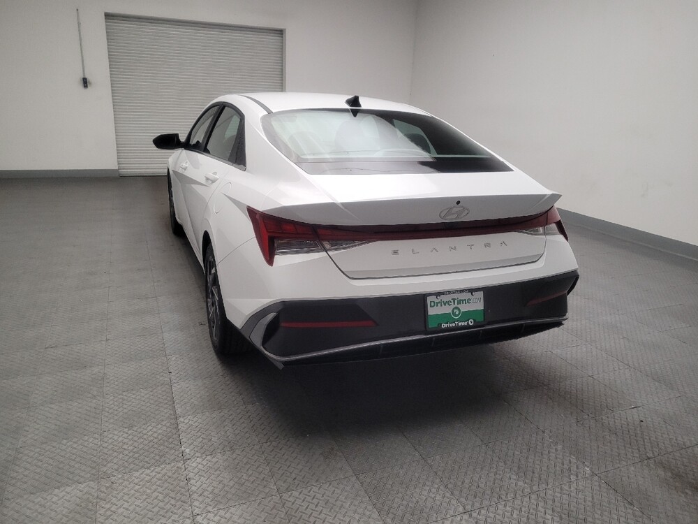 2025 Hyundai Elantra in Montclair, CA 91763 - 18137205 6