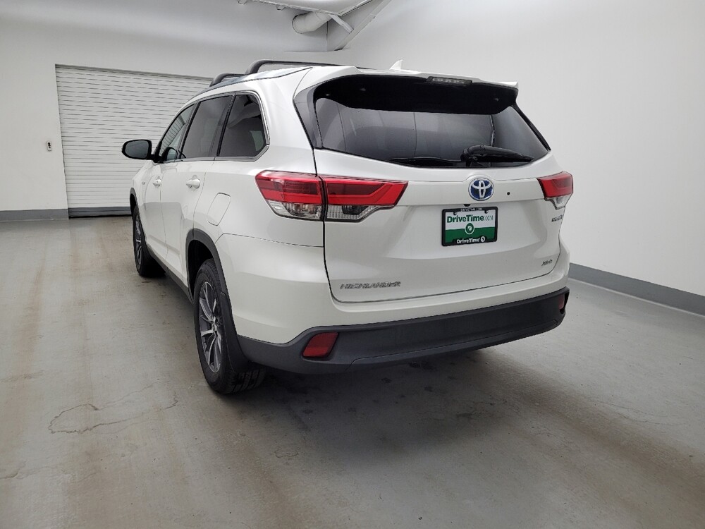 2019 Toyota Highlander in Miamisburg, OH 45342 - 18137212 6
