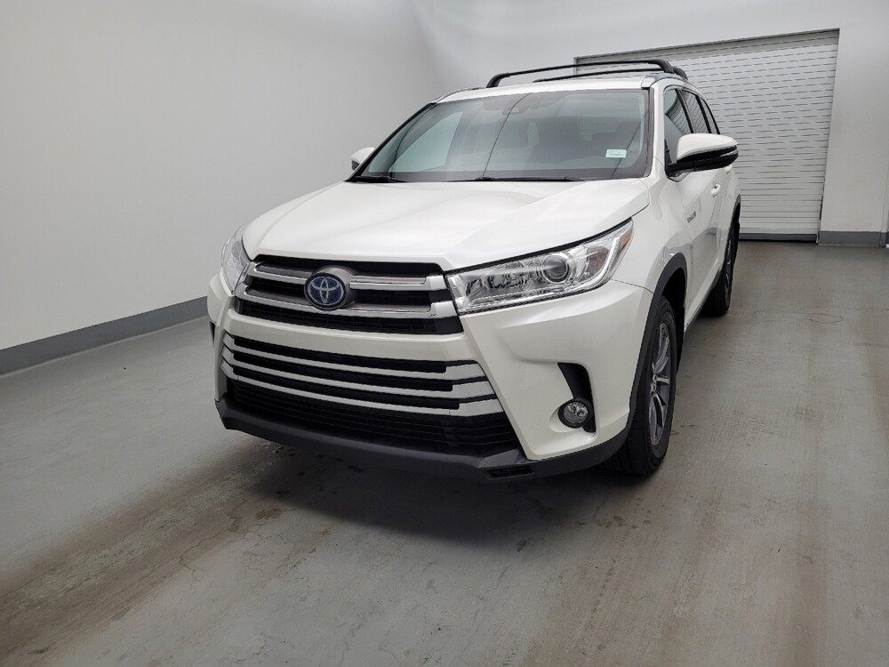 2019 Toyota Highlander in Miamisburg, OH 45342 - 18137212 15