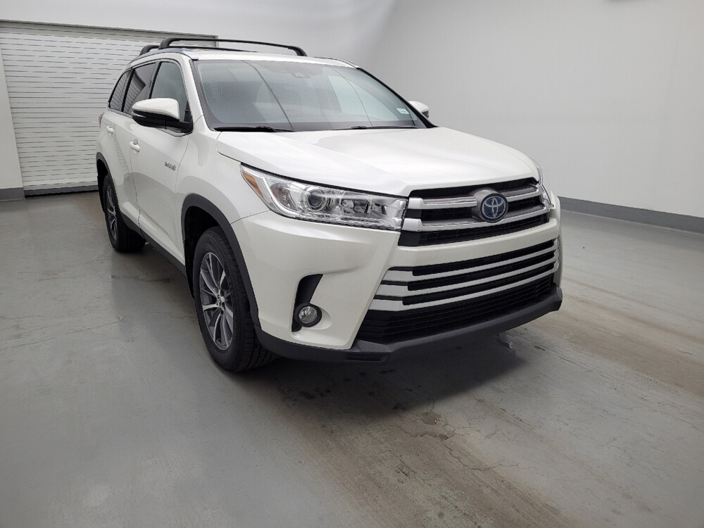 2019 Toyota Highlander in Miamisburg, OH 45342 - 18137212 13
