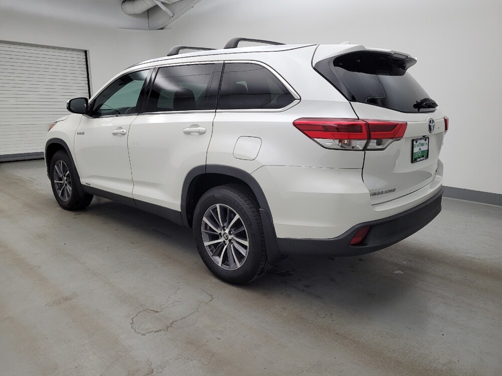 2019 Toyota Highlander in Miamisburg, OH 45342 - 18137212 3