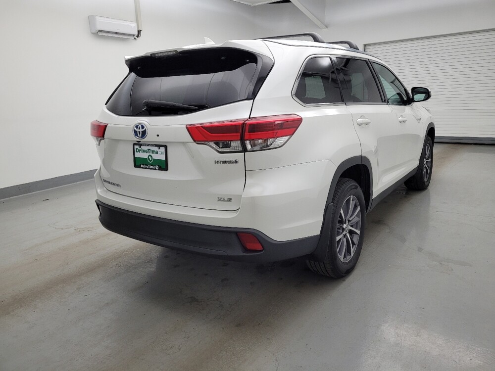 2019 Toyota Highlander in Miamisburg, OH 45342 - 18137212 9