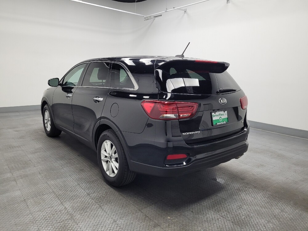 2019 Kia Sorento in Las Vegas, NV 89102 - 18137213 5