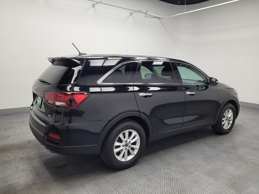 2019 Kia Sorento in Las Vegas, NV 89102 - 18137213 10