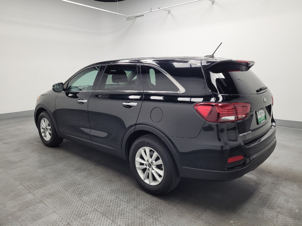 2019 Kia Sorento in Las Vegas, NV 89102 - 18137213 3