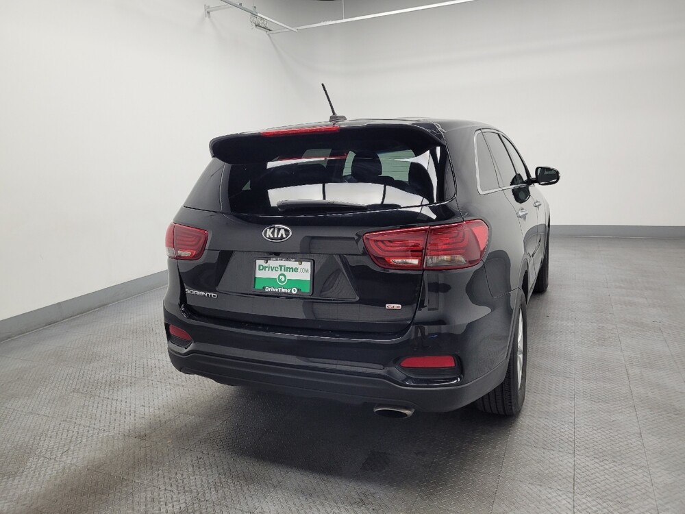 2019 Kia Sorento in Las Vegas, NV 89102 - 18137213 7