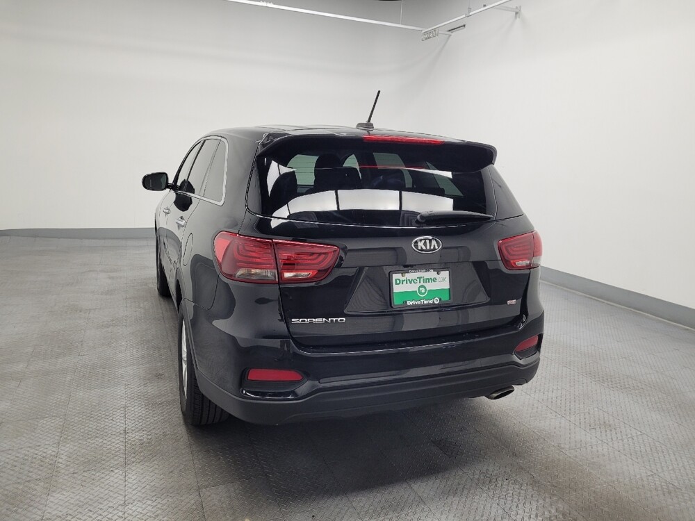 2019 Kia Sorento in Las Vegas, NV 89102 - 18137213 6