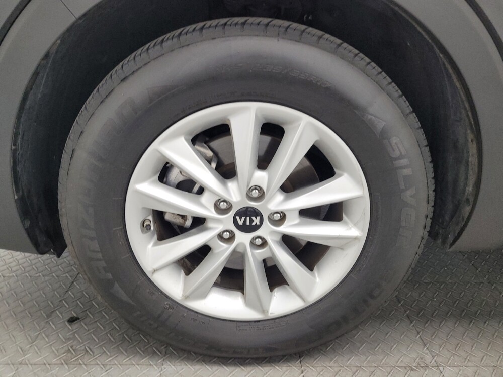 2019 Kia Sorento in Las Vegas, NV 89102 - 18137213 31