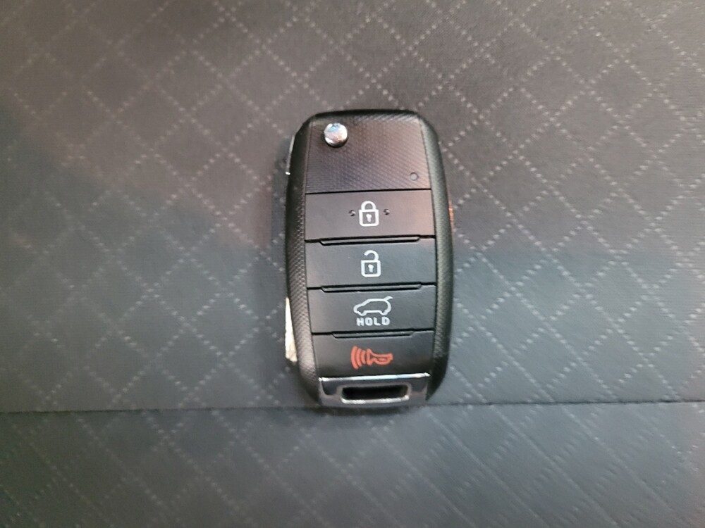 2019 Kia Sorento in Las Vegas, NV 89102 - 18137213 32
