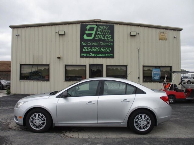 2014 Chevrolet Cruze in Oak Grove, MO 64075 - 18137215 8