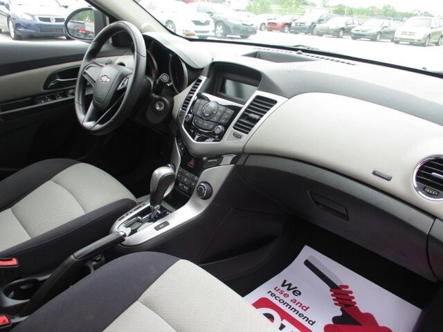 2014 Chevrolet Cruze in Oak Grove, MO 64075 - 18137215 10