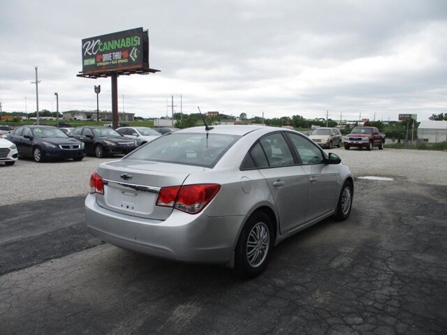 2014 Chevrolet Cruze in Oak Grove, MO 64075 - 18137215 5
