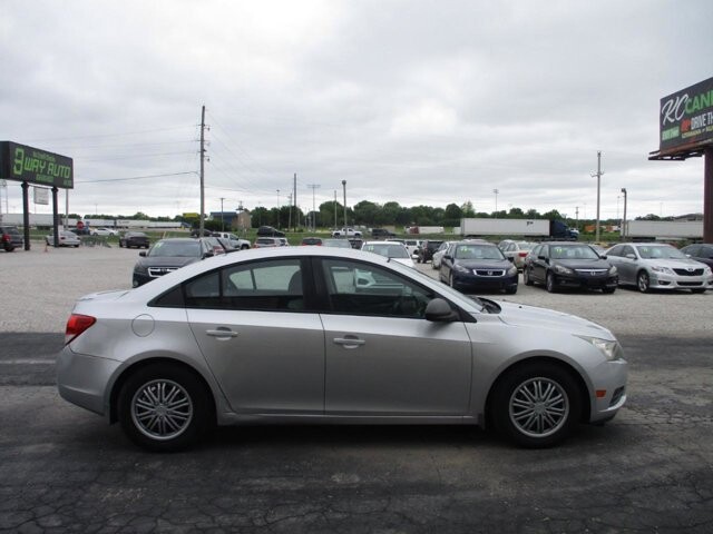 2014 Chevrolet Cruze in Oak Grove, MO 64075 - 18137215 4