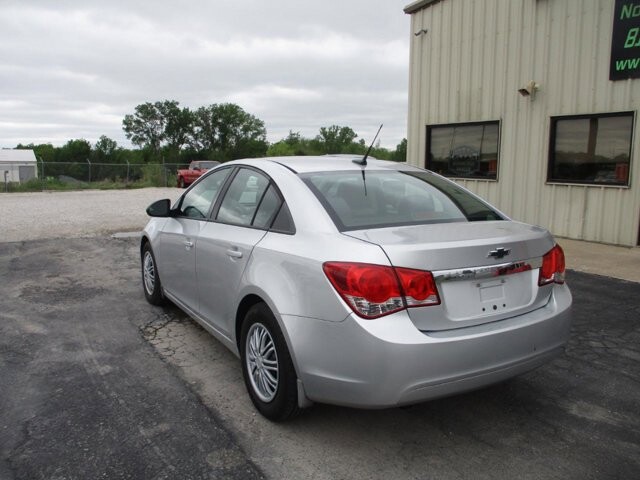 2014 Chevrolet Cruze in Oak Grove, MO 64075 - 18137215 7