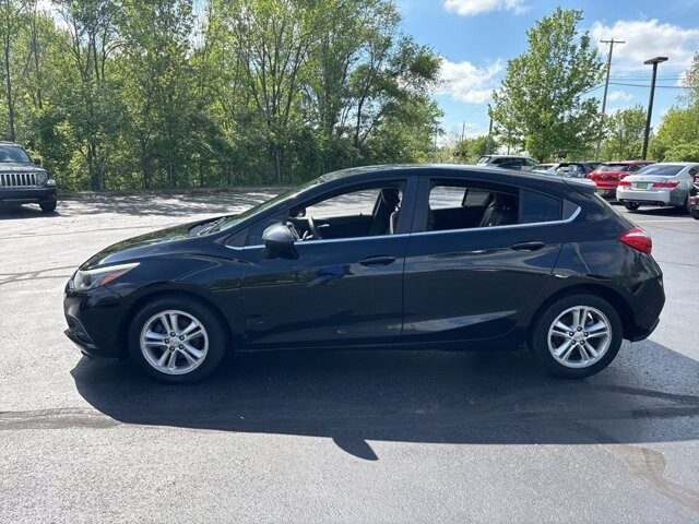 2017 Chevrolet Cruze in Marysville, OH 43040 - 18137235 4