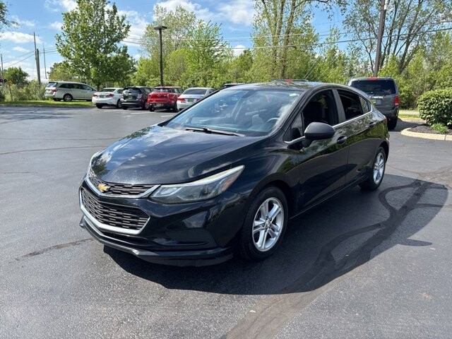 2017 Chevrolet Cruze in Marysville, OH 43040 - 18137235 3