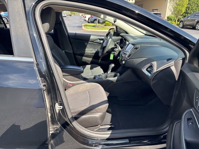 2017 Chevrolet Cruze in Marysville, OH 43040 - 18137235 40