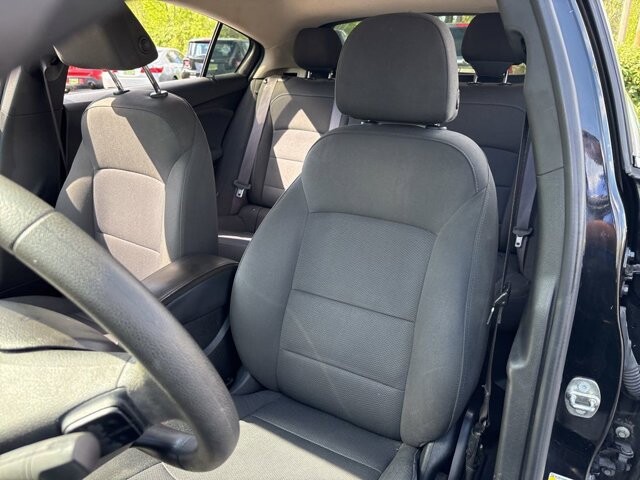 2017 Chevrolet Cruze in Marysville, OH 43040 - 18137235 16