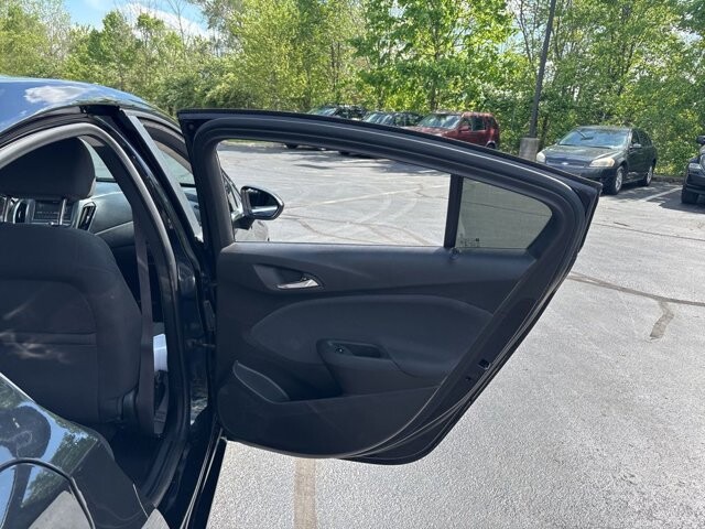 2017 Chevrolet Cruze in Marysville, OH 43040 - 18137235 35