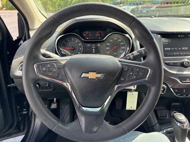 2017 Chevrolet Cruze in Marysville, OH 43040 - 18137235 18