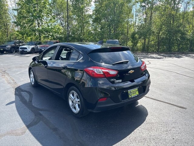 2017 Chevrolet Cruze in Marysville, OH 43040 - 18137235 5