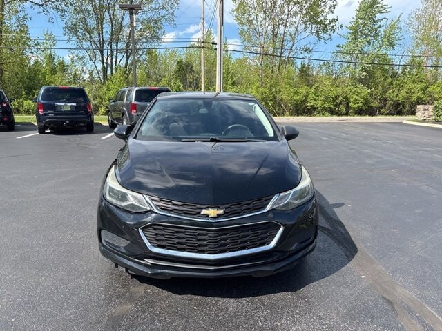 2017 Chevrolet Cruze in Marysville, OH 43040 - 18137235 2