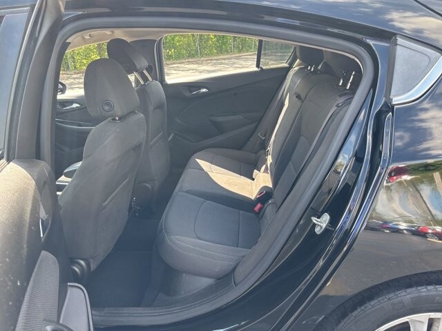 2017 Chevrolet Cruze in Marysville, OH 43040 - 18137235 32