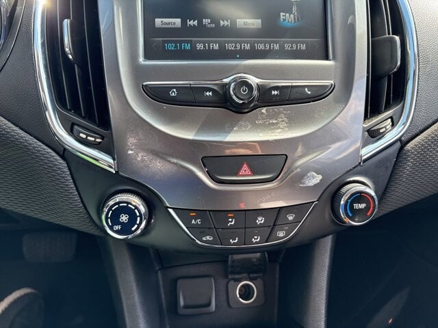 2017 Chevrolet Cruze in Marysville, OH 43040 - 18137235 26