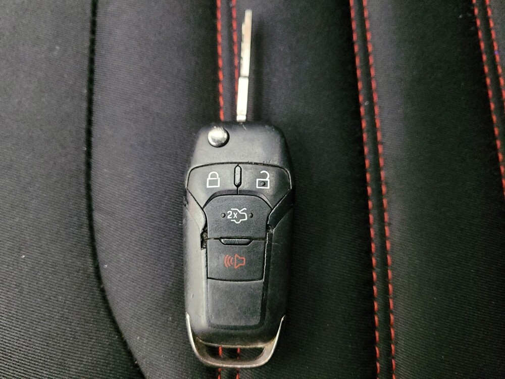 2016 Ford Fusion in Montclair, CA 91763 - 18137249 32