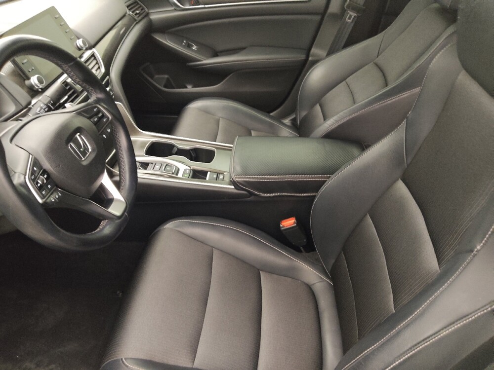 2018 Honda Accord in Fort Myers, FL 33907 - 18137323 17