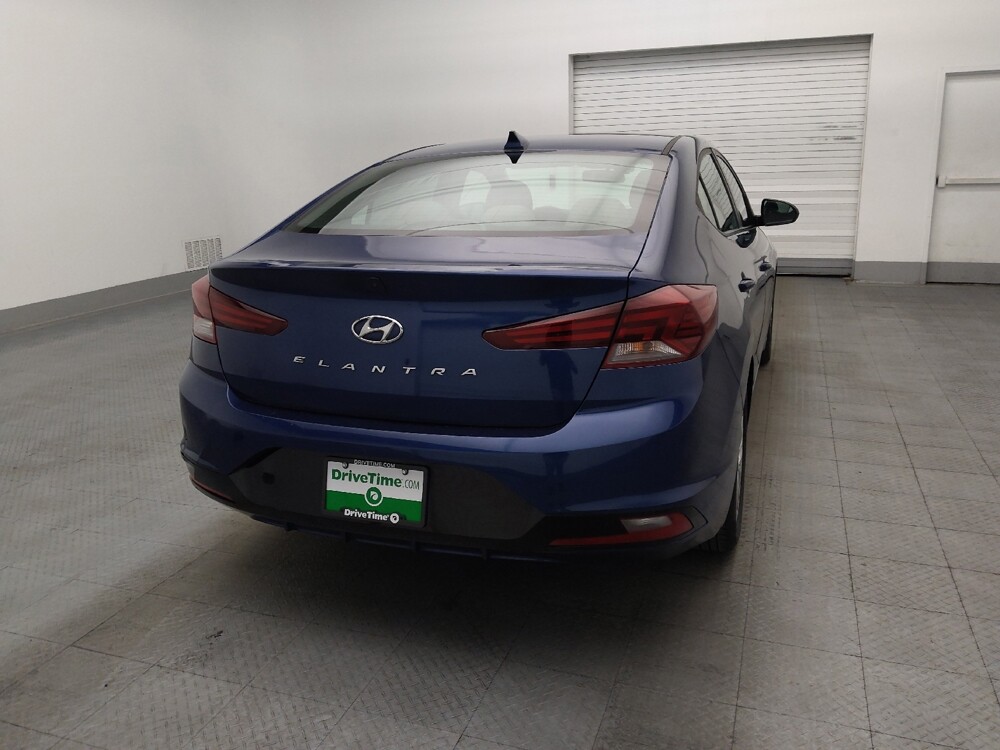 2020 Hyundai Elantra in Orlando, FL 32808 - 18137338 7