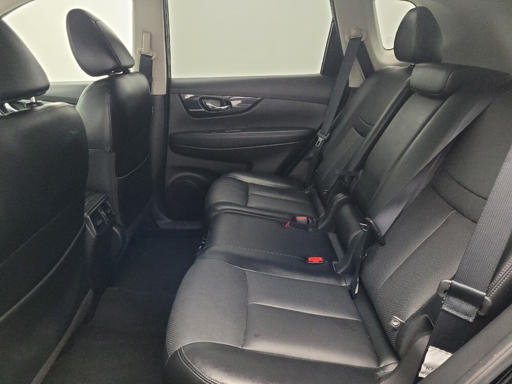 2018 Nissan Rogue in Hialeah, FL 33014 - 18137339 18
