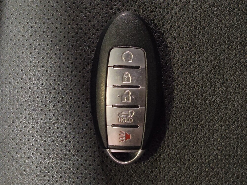 2018 Nissan Rogue in Hialeah, FL 33014 - 18137339 32