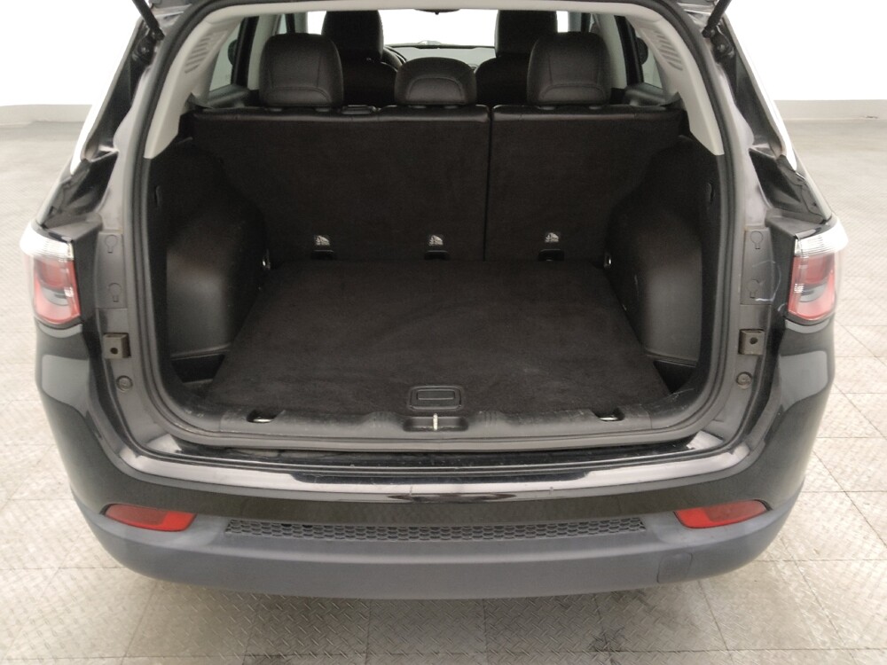 2019 Jeep Compass in Hialeah, FL 33014 - 18137341 29