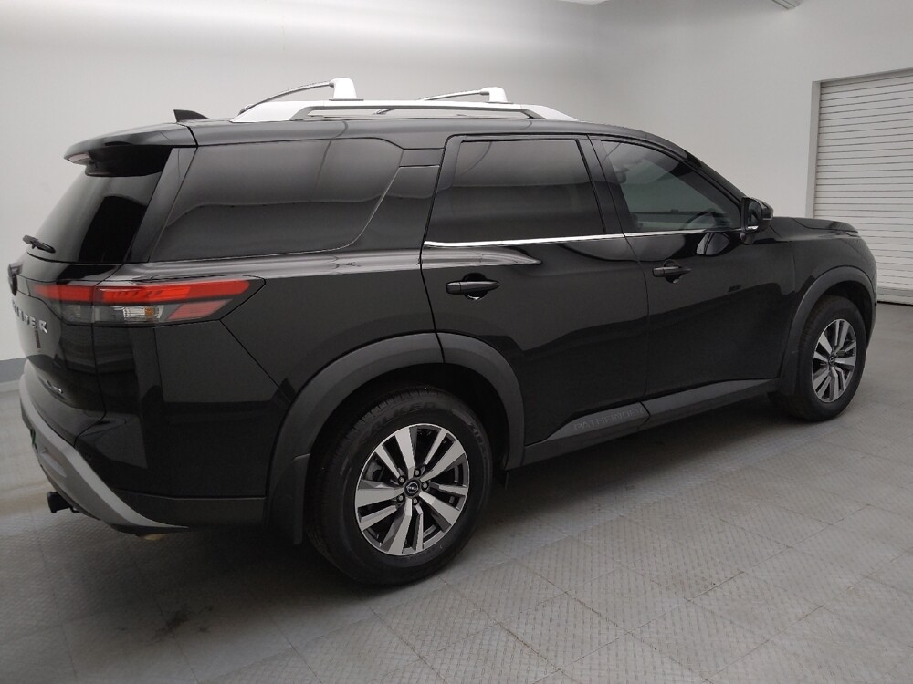 2022 Nissan Pathfinder in Denver, CO 80012 - 18137372 10