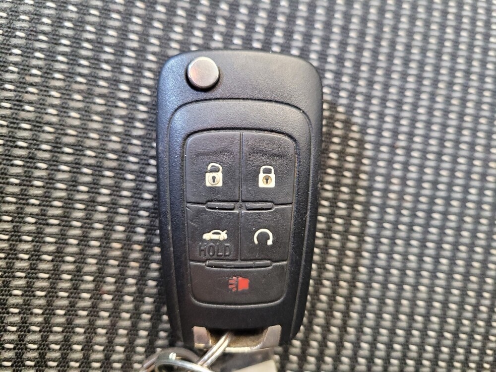 2014 Chevrolet Malibu in Columbus, OH 43231 - 18137404 32