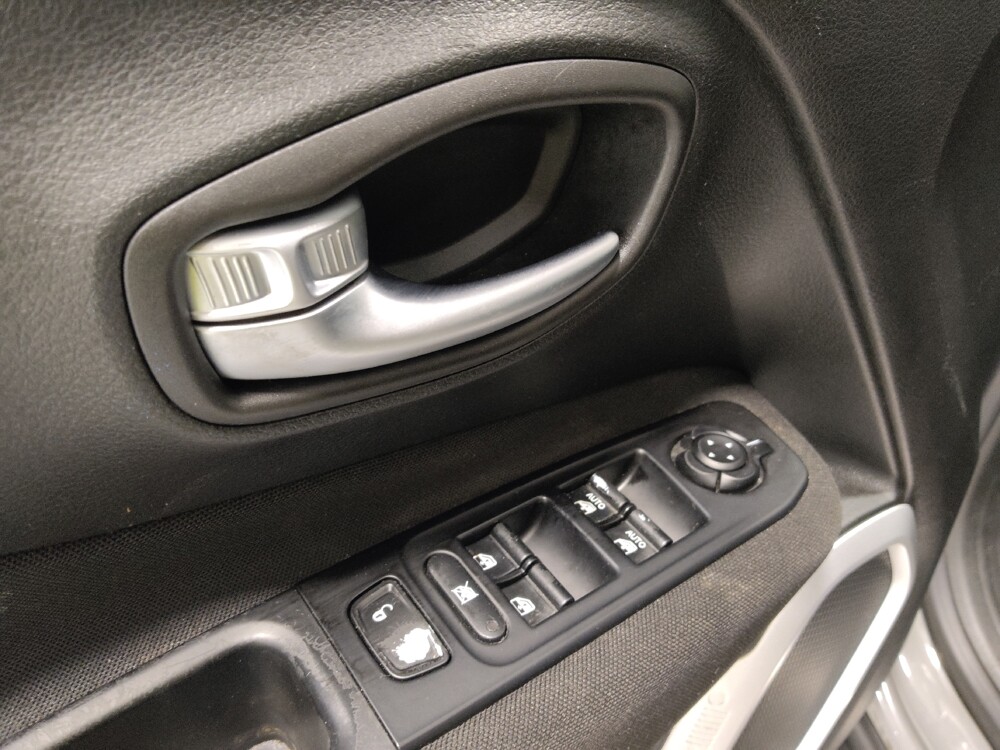 2020 Jeep Renegade in Columbus, OH 43231 - 18137407 27