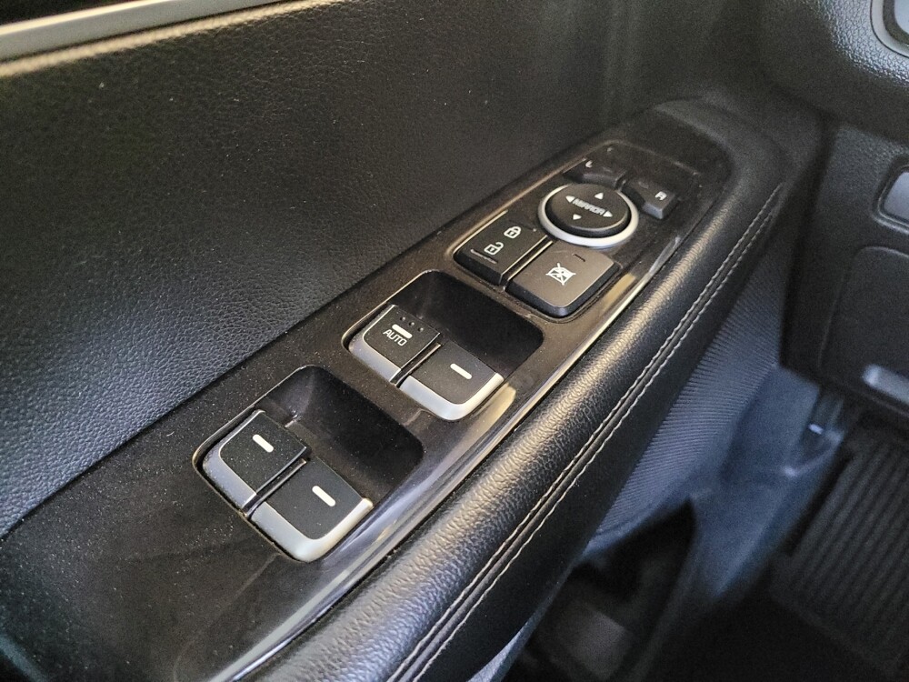 2017 Kia Sorento in Columbus, OH 43231 - 18137409 27