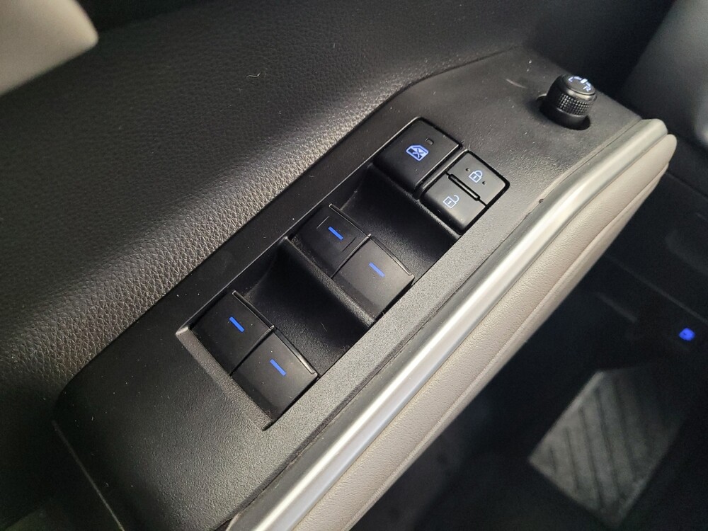 2020 Toyota Highlander in Columbus, OH 43231 - 18137411 27