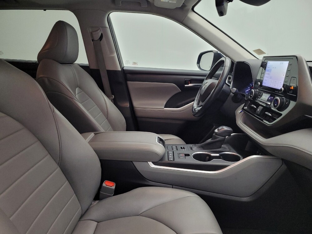 2020 Toyota Highlander in Columbus, OH 43231 - 18137411 21