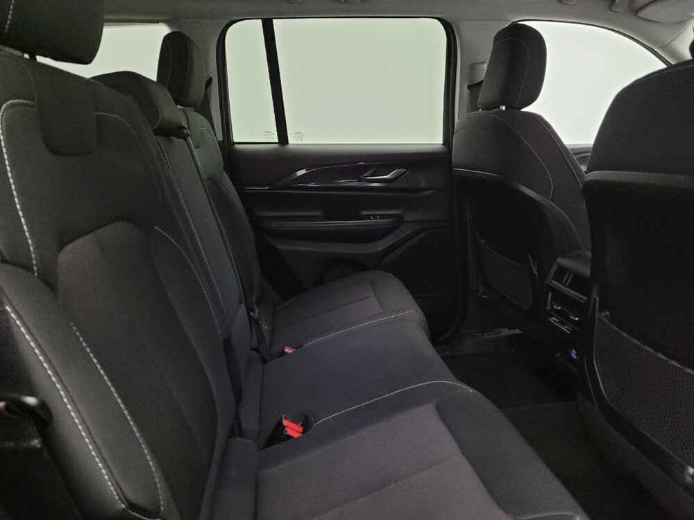 2023 Jeep Grand Cherokee in Columbus, OH 43231 - 18137412 19