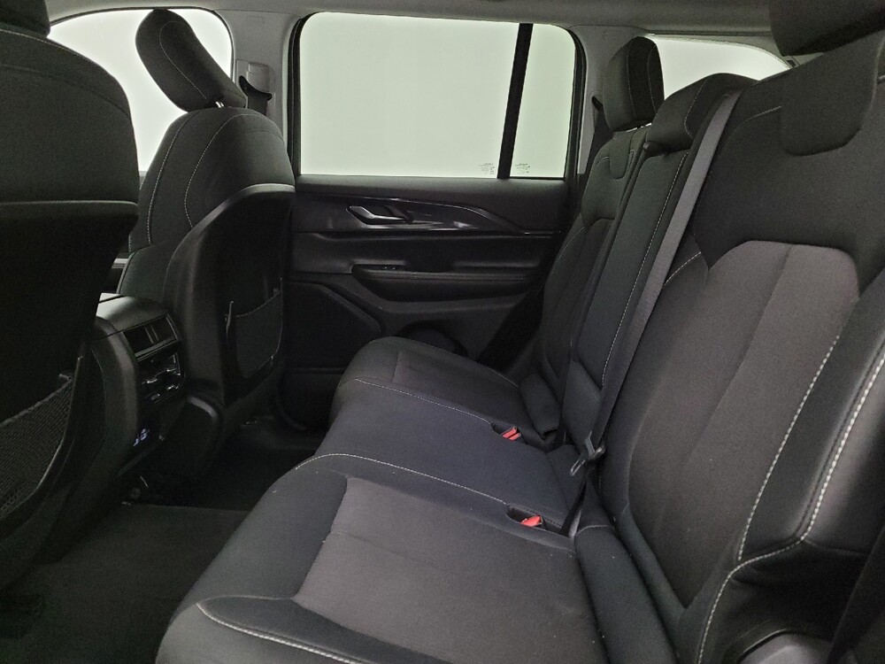 2023 Jeep Grand Cherokee in Columbus, OH 43231 - 18137412 18