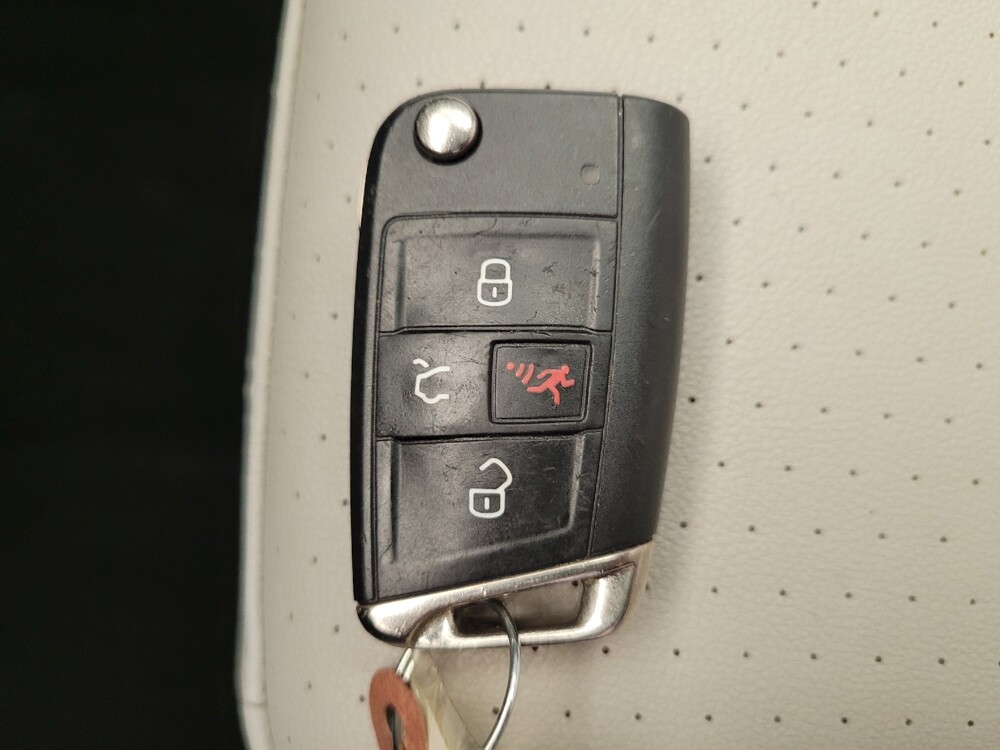 2020 Volkswagen Tiguan in Cincinnati, OH 45255 - 18137413 32