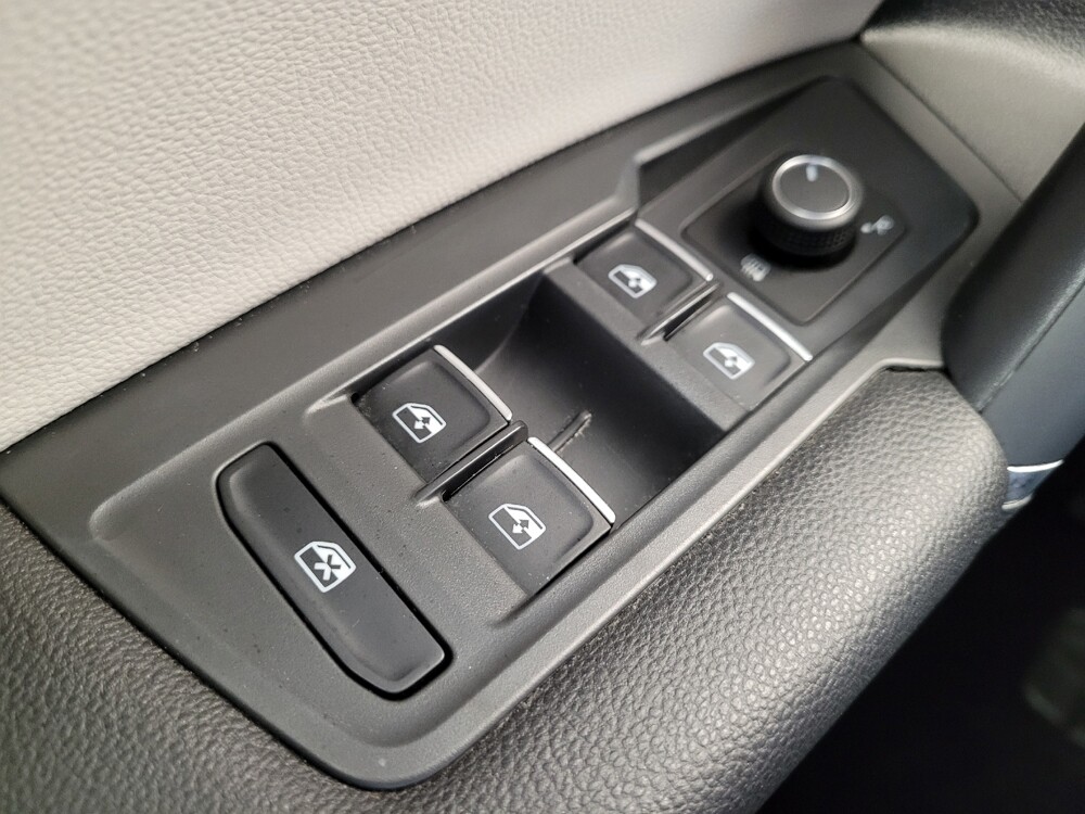 2020 Volkswagen Tiguan in Cincinnati, OH 45255 - 18137413 27